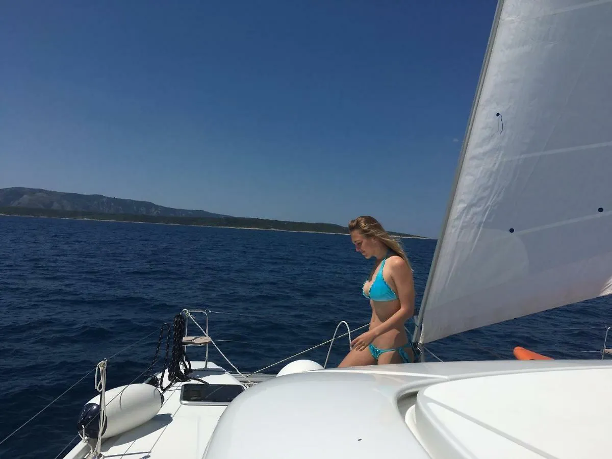 Luxury Catamaran Lagoon 42, Ac & Gn Split Croácia