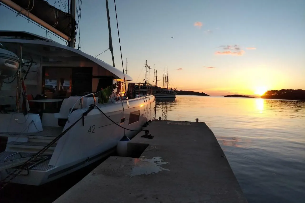 Luxury Catamaran Lagoon 42, Ac & Gn Split